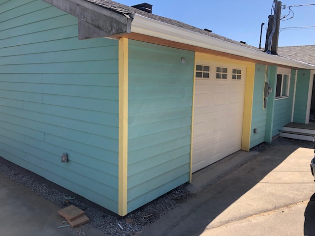 Garage and mudroom addition