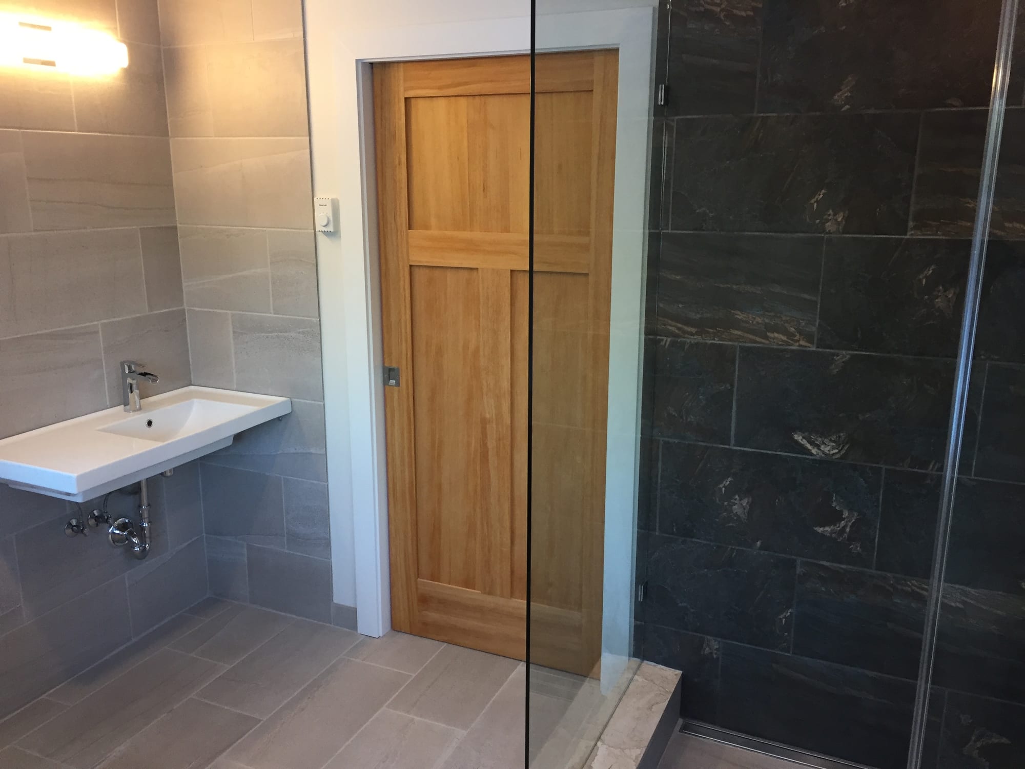 Bathroom fixture and tile detail